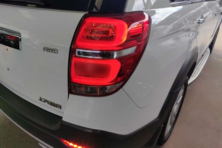Used Chevrolet Captiva 2017 2.4L 4x4 Flagship Edition 7-Seater