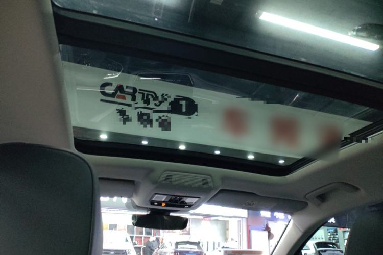 Used Volkswagen Magotan 2024 300TSI DSG Prestige Edition—A Real Eye-Catcher Headliner