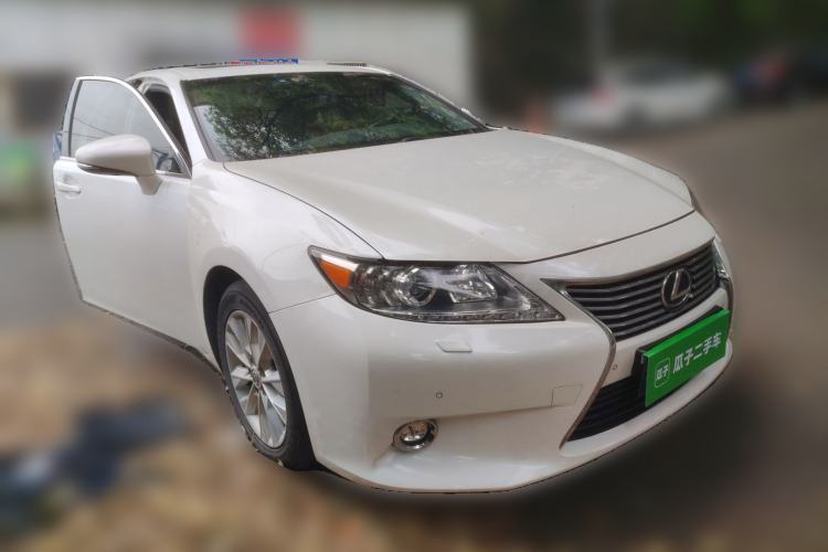 Used Lexus ES 2014 300h Comfort Edition