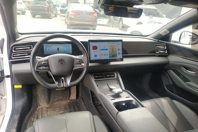 Used BYD Qin L 2024 DM-i 80KM Beyond Model Center Console