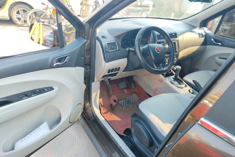 Used FORTHING Joyear XV 2015 1.6L CVT Comfort Model
