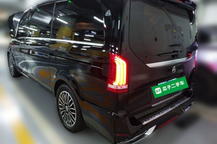 Used Mercedes-Benz V-Class 2021 V 260 Avantgarde Edition Rear Left 45 Deg