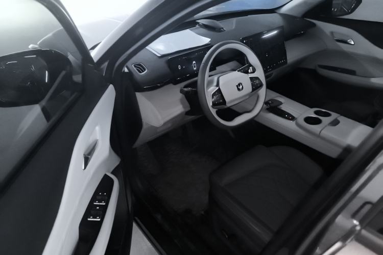 Used Changan UNI-Z New Energy 2024 Blue Whale Smart Electric iDD 125km Beyond Edition
