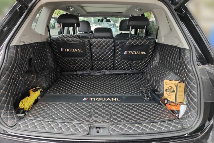 Used Volkswagen Tiguan L 2019 Restyled 330TSI Automatic Two-Wheel Drive R-Line Flagship Version China VI Standard
