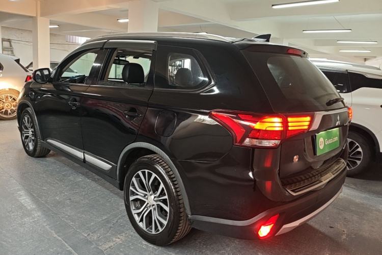 Used Mitsubishi Outlander 2018 2.0L Two-Wheel Drive Glory Edition 5 Seats
