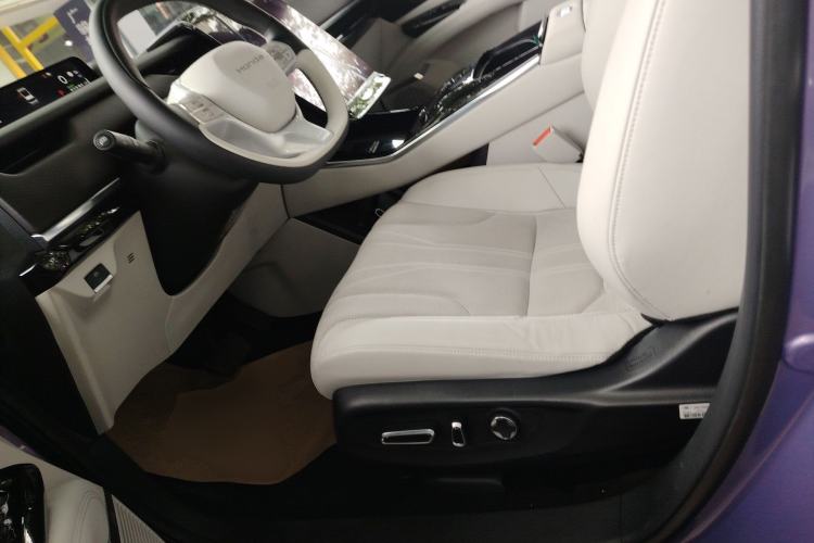 Used Honda P7 2025 Four-Wheel Drive Long-Range Max Left Front Seat