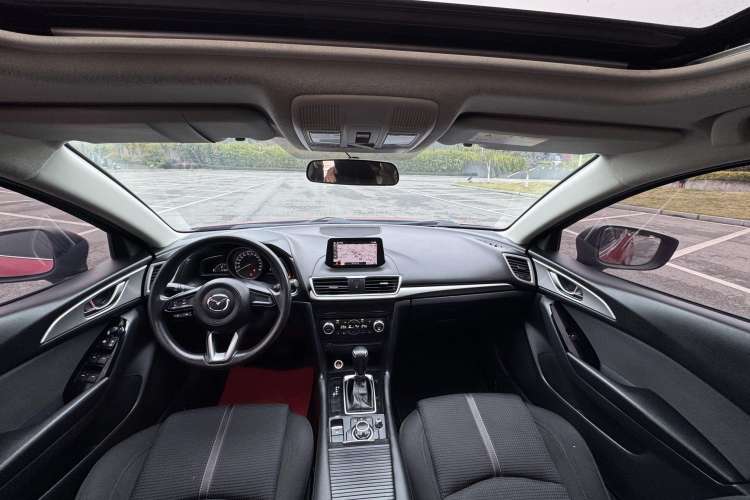 Used Mazda Mazda 3 Axela 2019 Cloud-Controlled Sedan 1.5L Automatic Luxury Model China VI Standard
