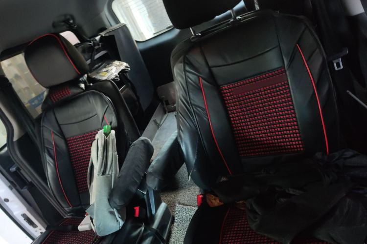 Used JAC Refine M4 2016 2.0L Manual Luxury Version
