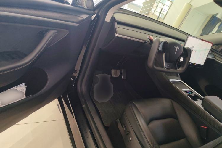 Used Tesla Model Y 2021 Long-Range All-Wheel-Drive Version Driver Seat