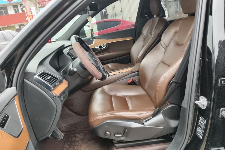 Used Volvo XC90 2022 B5 Smart Drive Luxury Edition 5 Seats
