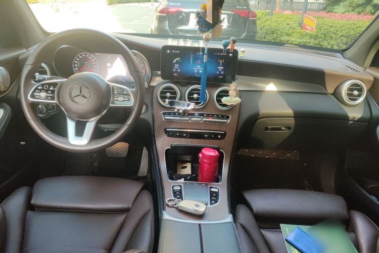 Used Mercedes-Benz GLC 2021 GLC 300 L 4MATIC Dynamic Model Center Console