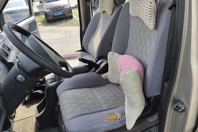 Used Wuling Rongguang 2011 1.2L Base Version
