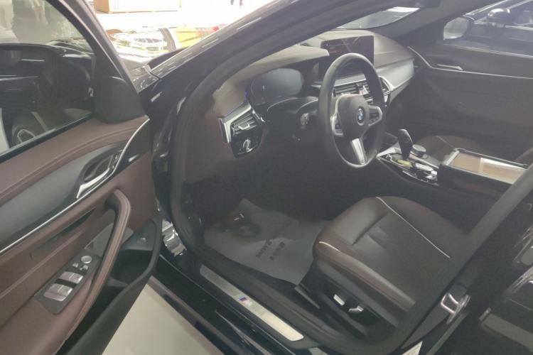 Used BMW 5 Series 2022 Restyled 530Li Leading Edition M Sport Package