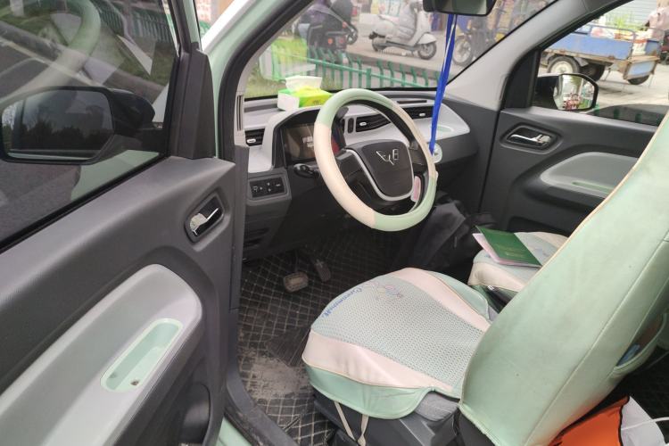 Used Wuling Hongguang MINIEV 2022 Macaron Fashion Model Lithium Iron Phosphate Driver Seat
