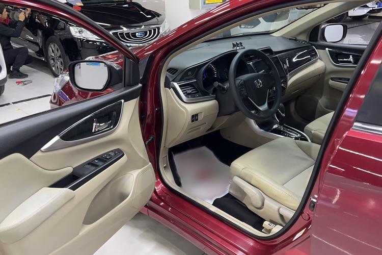 Used Honda Crider 2013 1.8L automatic luxury edition
