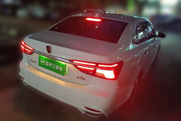 Used Roewe i6 New Energy 2017 45T Hybrid Connect & Smart Enjoyment Edition
