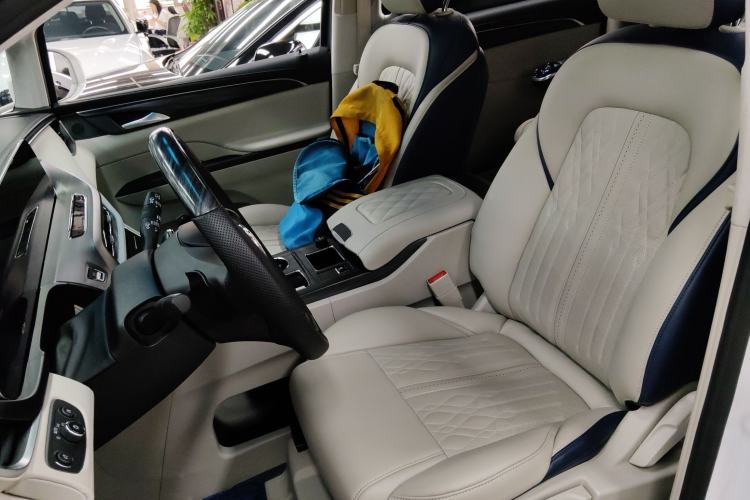 Used Buick GL8 2022 ES Landtrek 653T Comfort Edition Left Front Seat