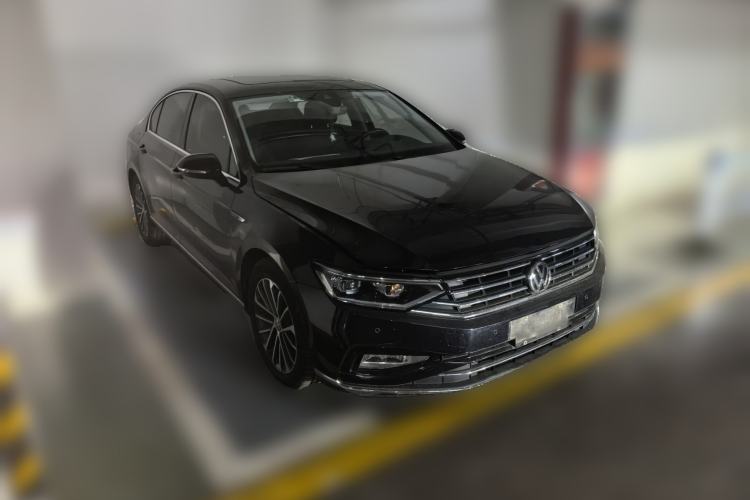 Used Volkswagen Magotan 2020 380TSI DSG Luxury Version Front Right 45 Deg