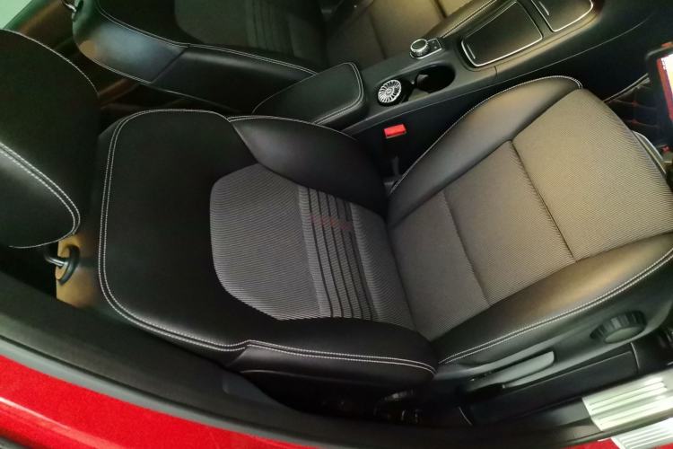 Used Mercedes-Benz B-Class 2015 B 200 Sport Edition Right Front Seat