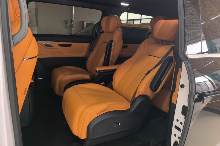 Used Geely Galaxy LEVC L380 2024 140-Degree 8-Seater Four-Wheel Drive Max Left Rear Seat