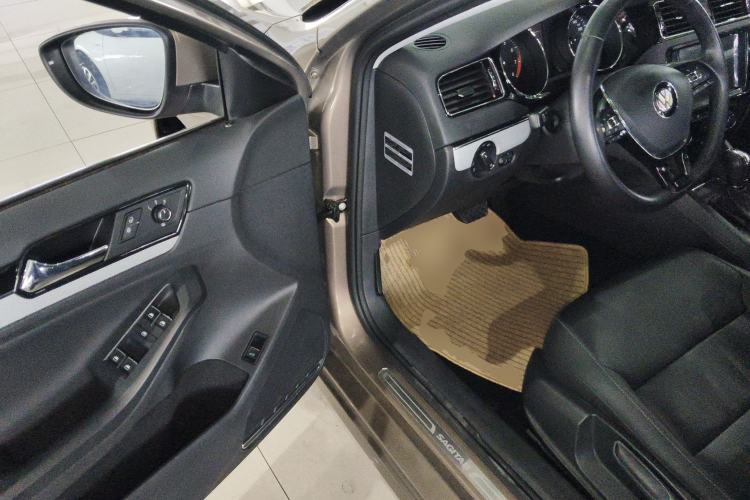 Used Volkswagen Sagitar 2017 1.6L Automatic Comfort Model Driver Seat