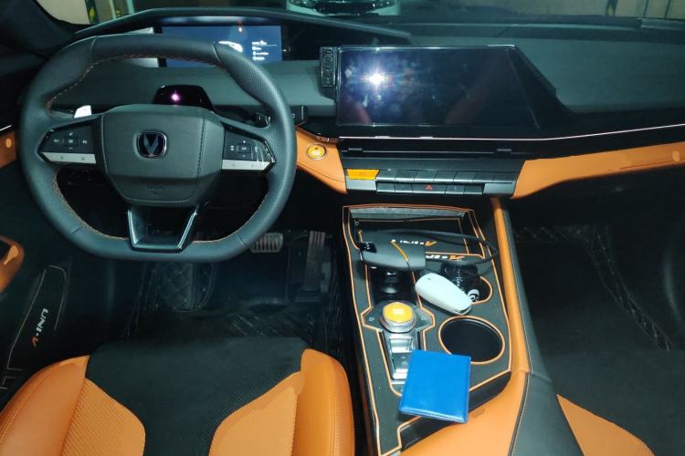 Used CHANGAN UNI-V 2023 1.5T Sport Edition
