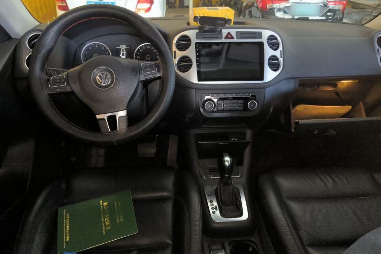 Used Volkswagen Tiguan 2012 1.8TSI Automatic Two-Wheel Drive Elite Edition Center Console