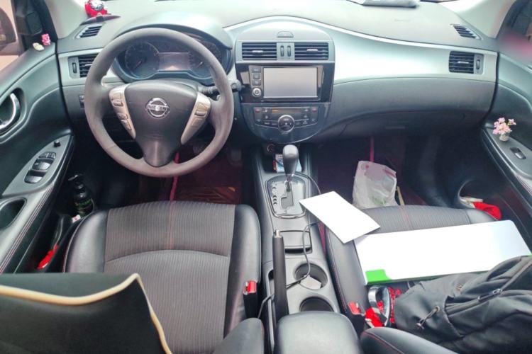 Used Nissan Tiida 2011 1.6T M-CVT Dynamic Edition Center Console