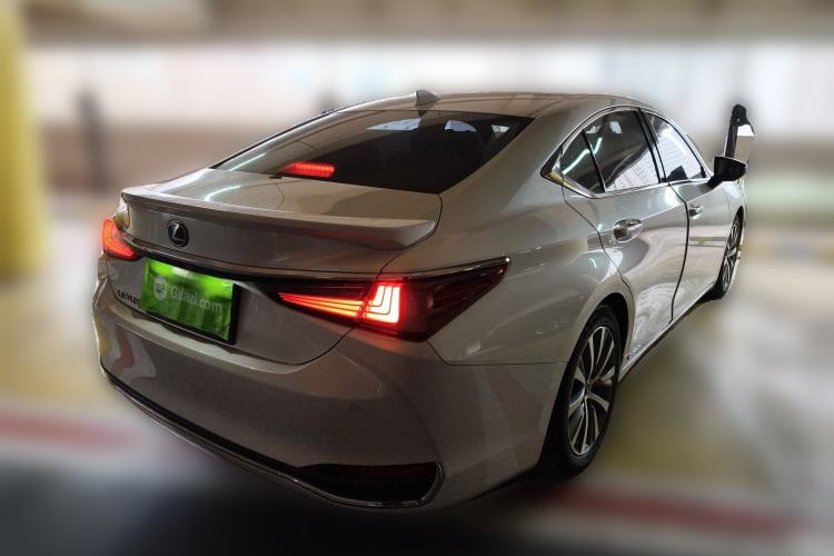 Used Lexus ES 2021 300h Excellence Edition