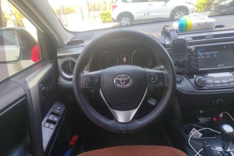 Used Toyota RAV4 2018 2.5L Automatic 4x4 Elite i Edition Steering Wheel