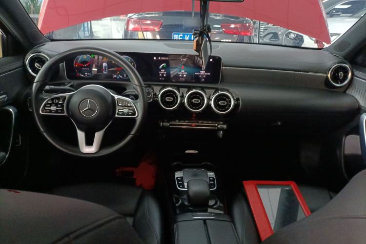 Used Mercedes-Benz A-Class 2019 A 200 L Center Console