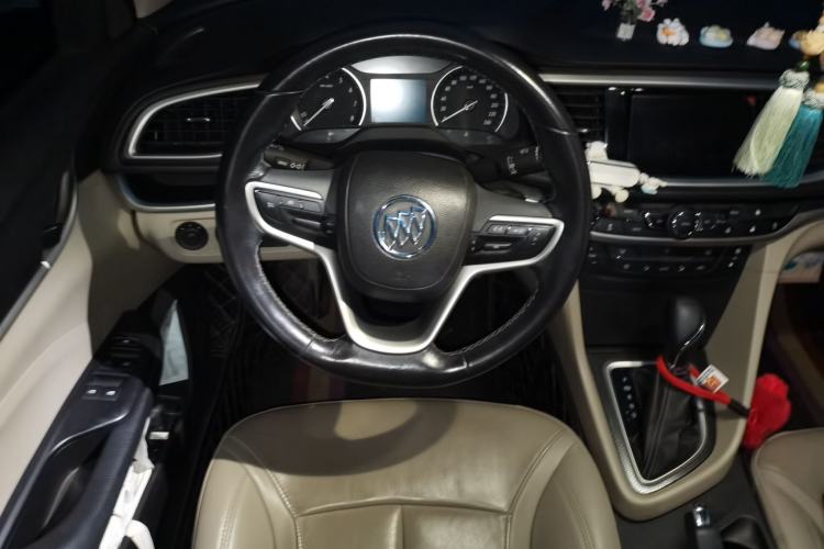 Used Buick GT 2019 15T Dual-Clutch Connected Elite Model China VI Steering Wheel