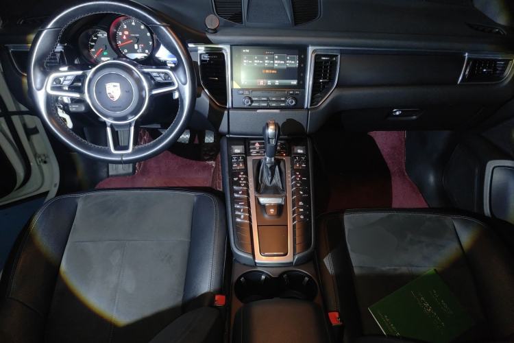 Used Porsche Macan 2016 Macan 2.0T Center Console