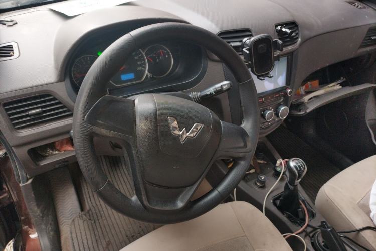 Used Wuling Hongguang 2015 1.5L S Basic Version China V Standard