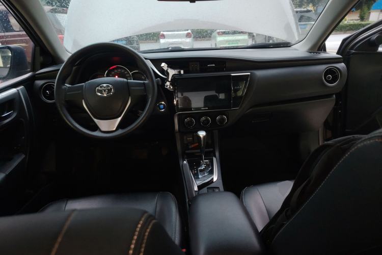 Used Toyota Corolla 2018 1.2T S-CVT GL Smart Enjoyment Version Center Console