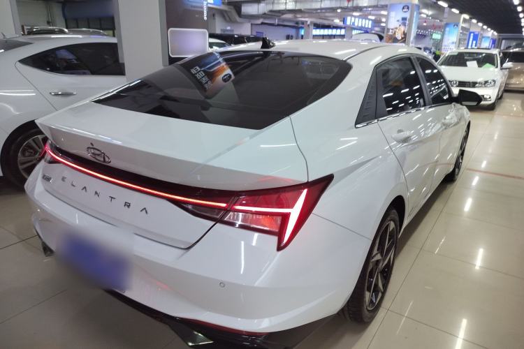 Used Hyundai Elantra 2021 1.5L CVT GLX Elite Edition Rear Right 45 Deg