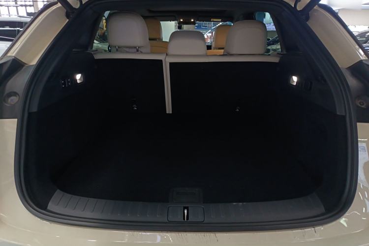 Used Li Auto i6 2025 Model Two-Wheel-Drive Standard Type
