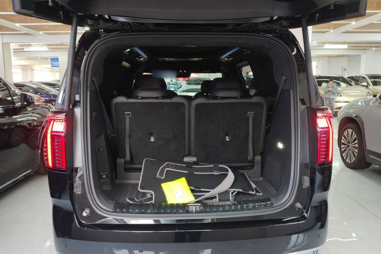 Used Zeekr 009 2024 Six-Seat Executive Version 4WD 140 kWh
