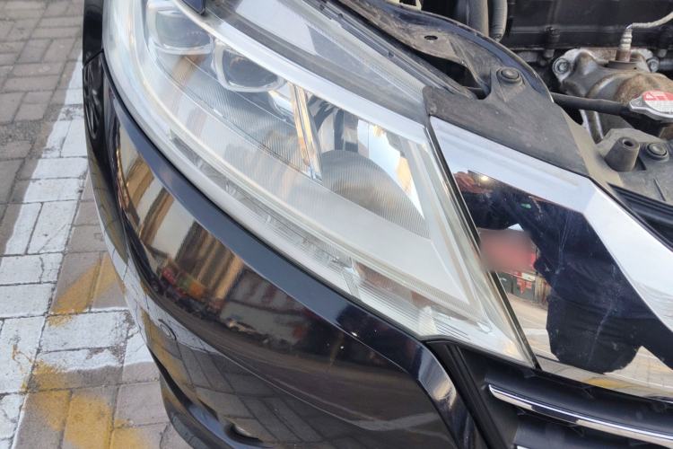 Used Honda Odyssey 2015 2.4L Smart Edition Right Front Headlight