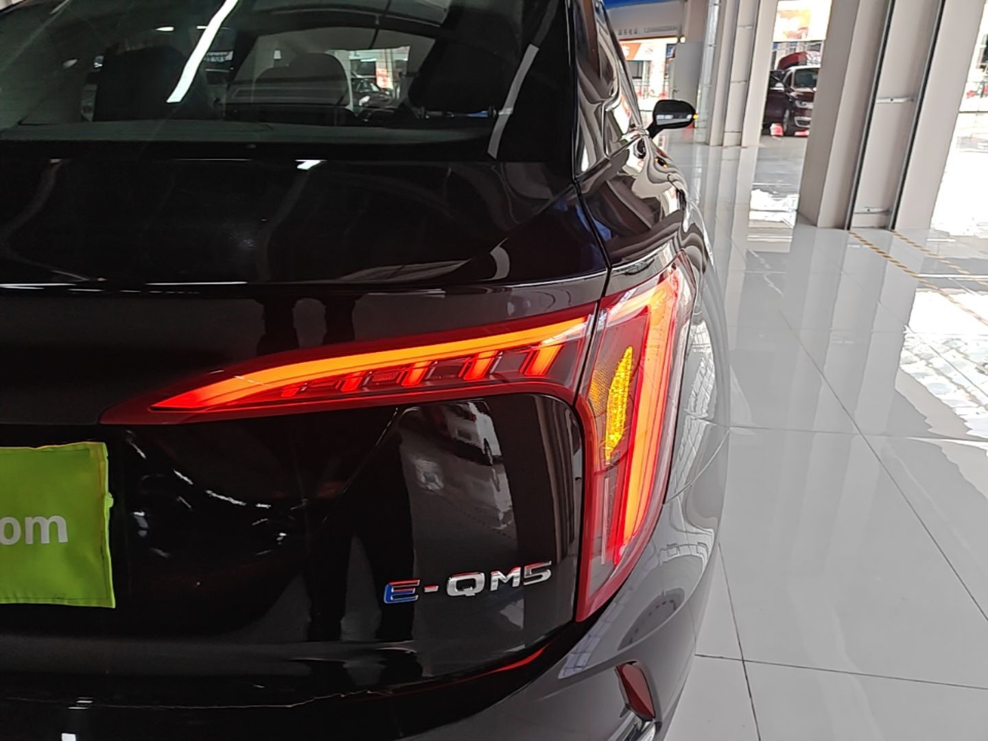 Hongqi E-QM5 2022 431 km Charge & Enjoy Edition — снимка 9