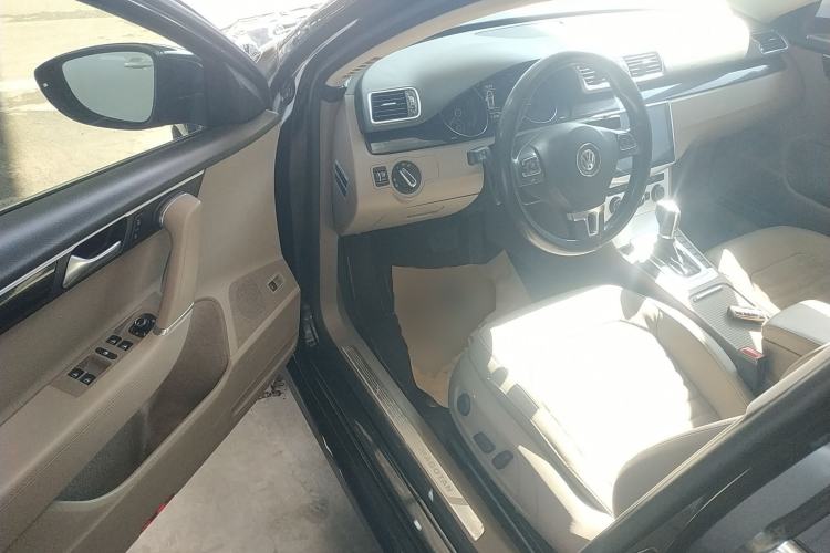 Used Volkswagen Magotan 2015 Facelift 1.8TSI Luxury Model Driver Seat