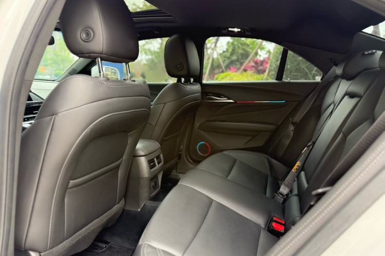 Used Cadillac CT4 2023 25T Luxury Model Interior 9