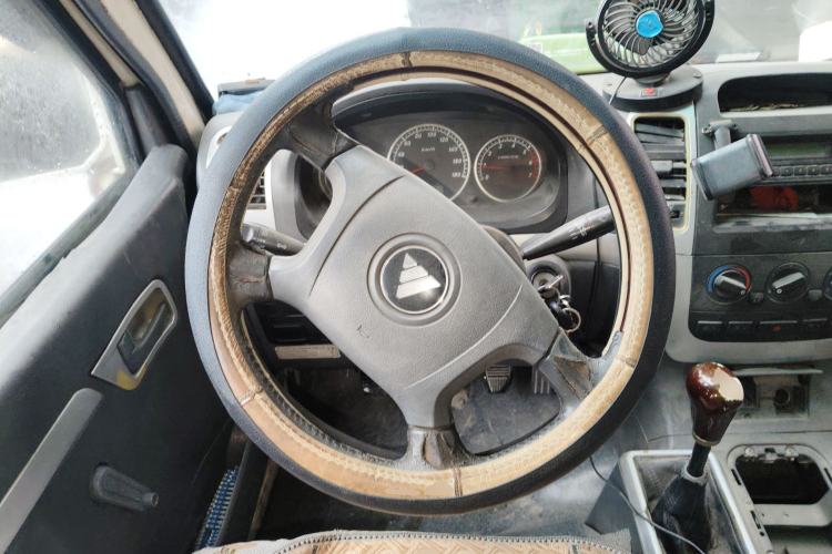 Used Foton Scenic 2011 2.0T Express Classic Long-Wheelbase Version 4D20
