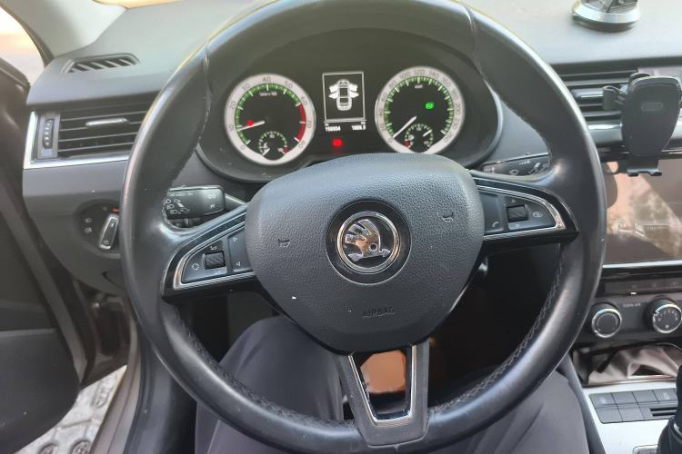 Used Skoda Octavia 2018 1.6L Automatic Luxury Edition