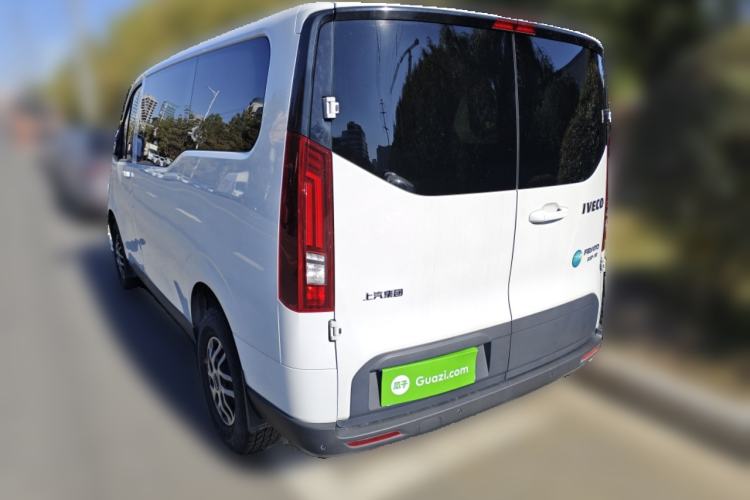 Used Iveco Fidato 2023 C30 Passenger Van 2.0T 110kW Automatic Xingtu Version Low Roof
