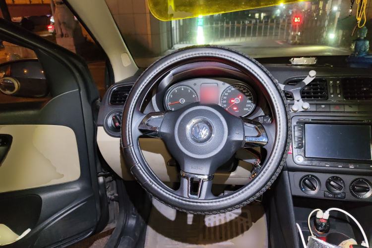 Used Volkswagen Polo 2011 1.4L Manual ZhiShang Edition Steering Wheel