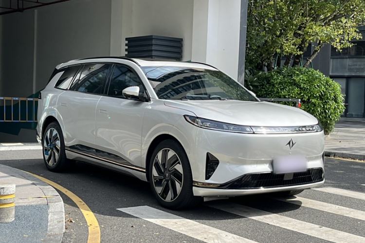 Used Dongfeng eπ eπ008 2024 210Max Range-Extended Version 6 Seats
