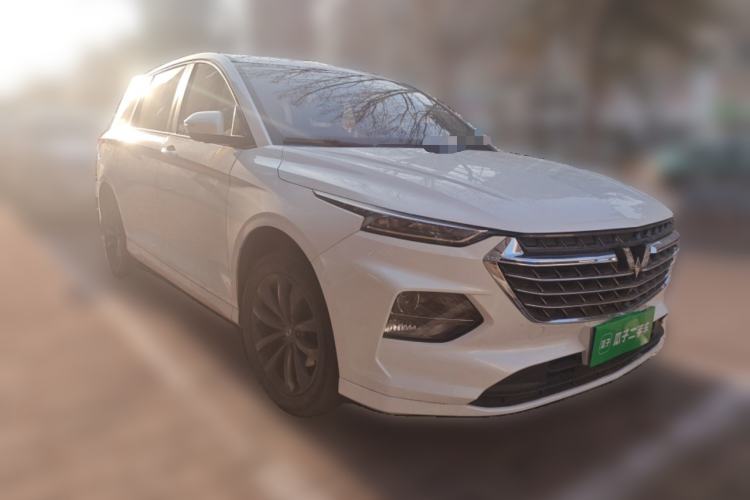 Used Wuling Victory 2020 1.5T CVT Elite Model Front Right 45 Deg