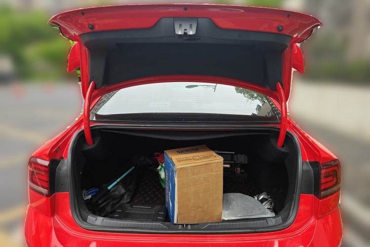 Used Volkswagen Lamando 2017 2.0T GTS Trunk