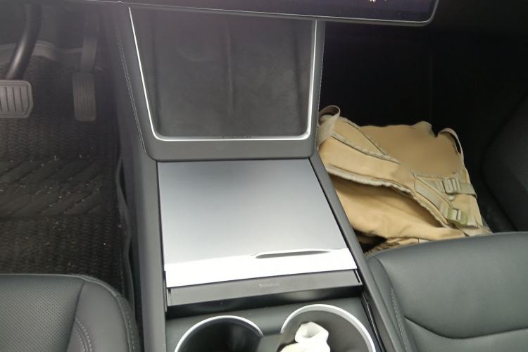 Used Tesla Model Y 2025 Long-Range All-Wheel Drive First Edition Gear Lever